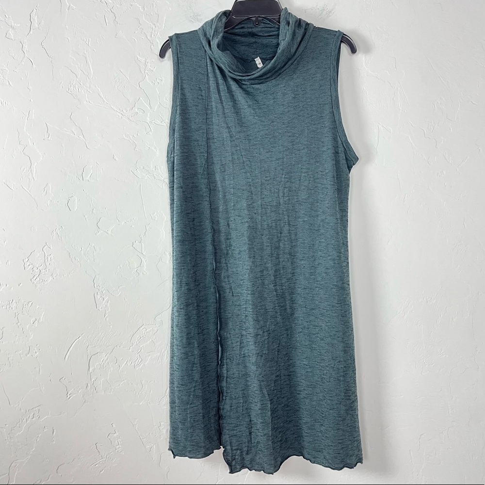 Vigorella Tunic Pullover Knit Shirt Sweater Sleeveless Mock Neck Turtle‎ Striped